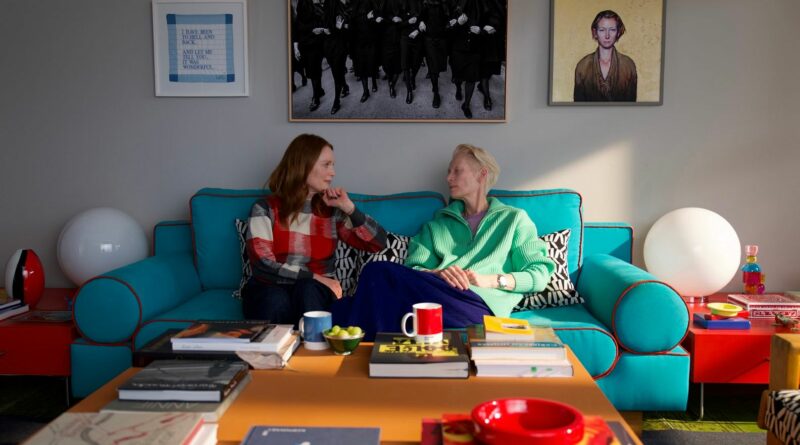 Julianne Moore et Tilda Swinton dans La chambre d'à côté de Pedro Almodovar