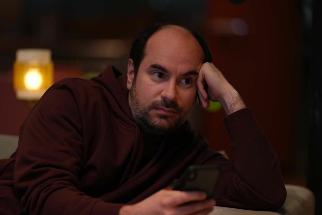 Kyan Khojandi dans Bref.2 sur Disney+