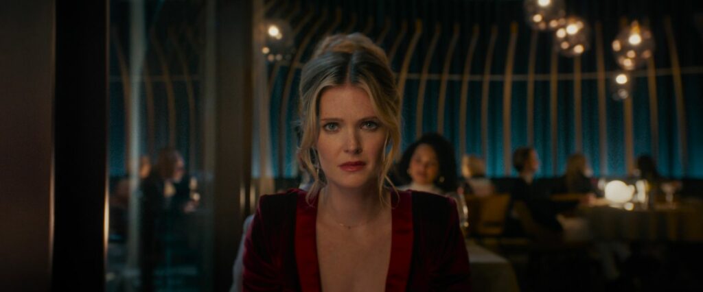 Meghann Fahy dans Drop Game