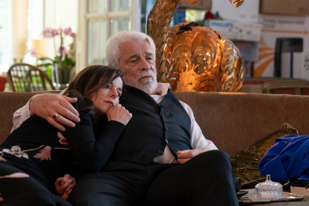 Laure Calamy et Jacques Weber dans "L'origine du mal"