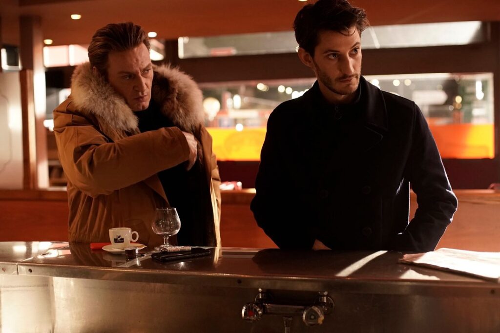 Benoît Magimel et Pierre Niney dans "Amants"