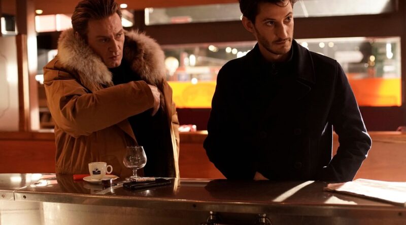 Benoît Magimel et Pierre Niney dans "Amants"