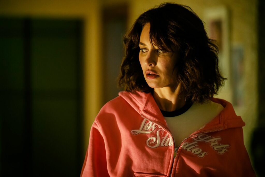 Olga Kurylenko dans "Other"