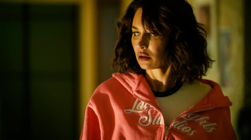 Olga Kurylenko dans "Other"