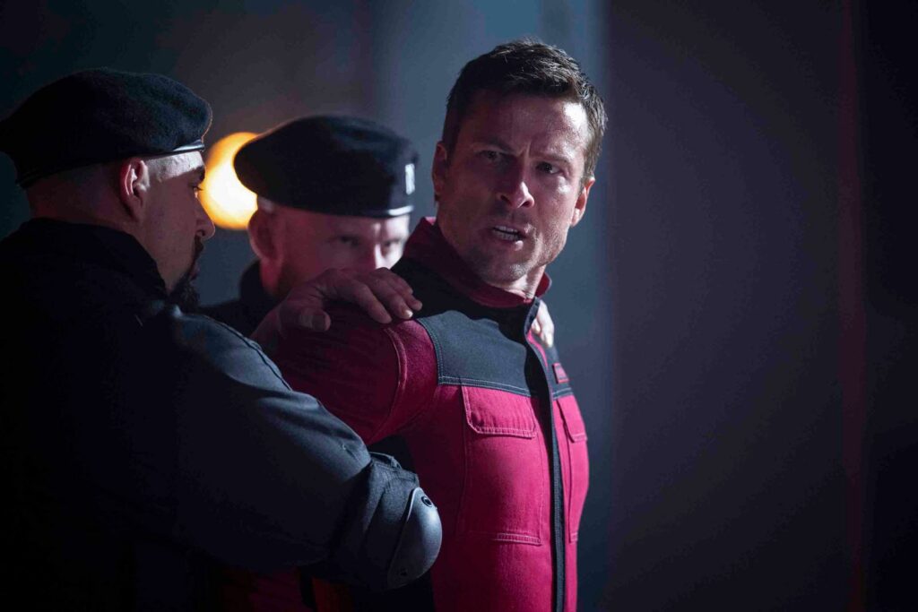 Glen Powell dans Running Man