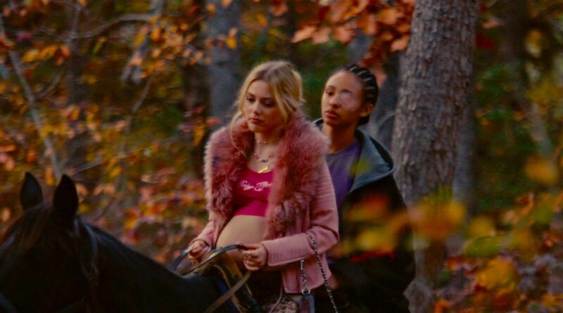 Grace Van Dien et Troy Leigh-Anne Johnson dans Silver Star