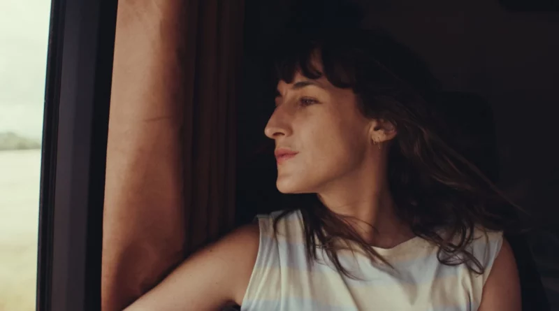 Juliette Armanet dans Partir un jour