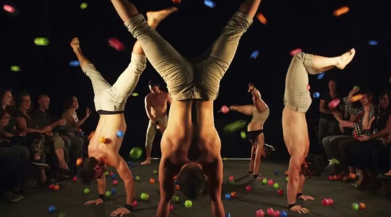 Spectacle A simple space par la compagnie de cirque contemporain GOM